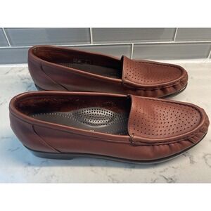 SAS Savvy Leather Tri-Pad Slip-on Loafers Women's 7N Russet Brown Made in USA